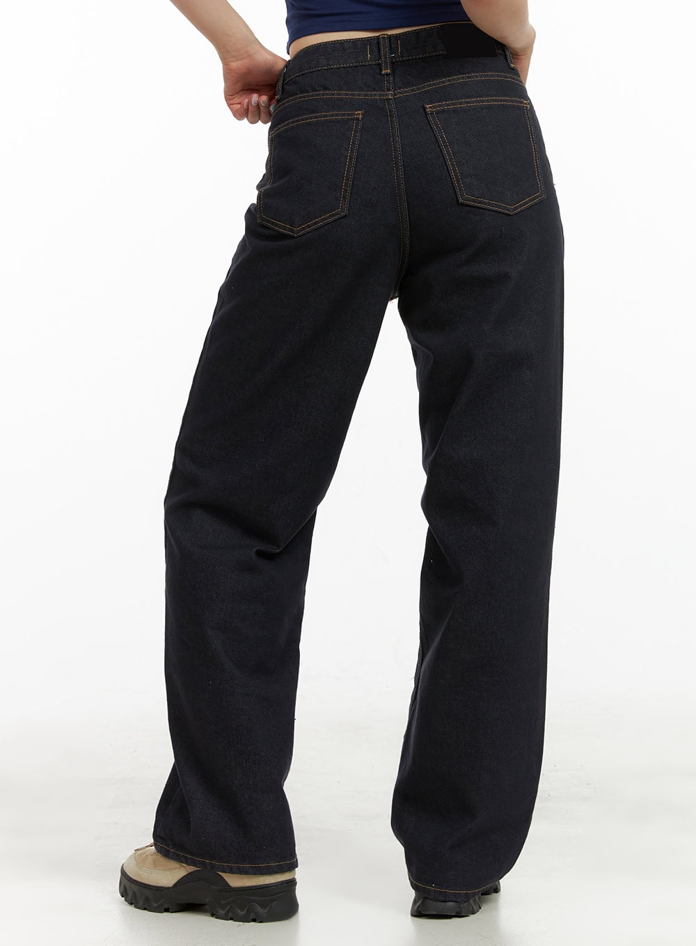 Indigo Stitched Straight Jeans CU424 in dark blue, back close-up on model, contrast topstitched back pockets and wide straight leg on cotton denim.