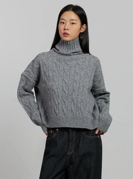 cable-knit-turtleneck-sweater-ij502