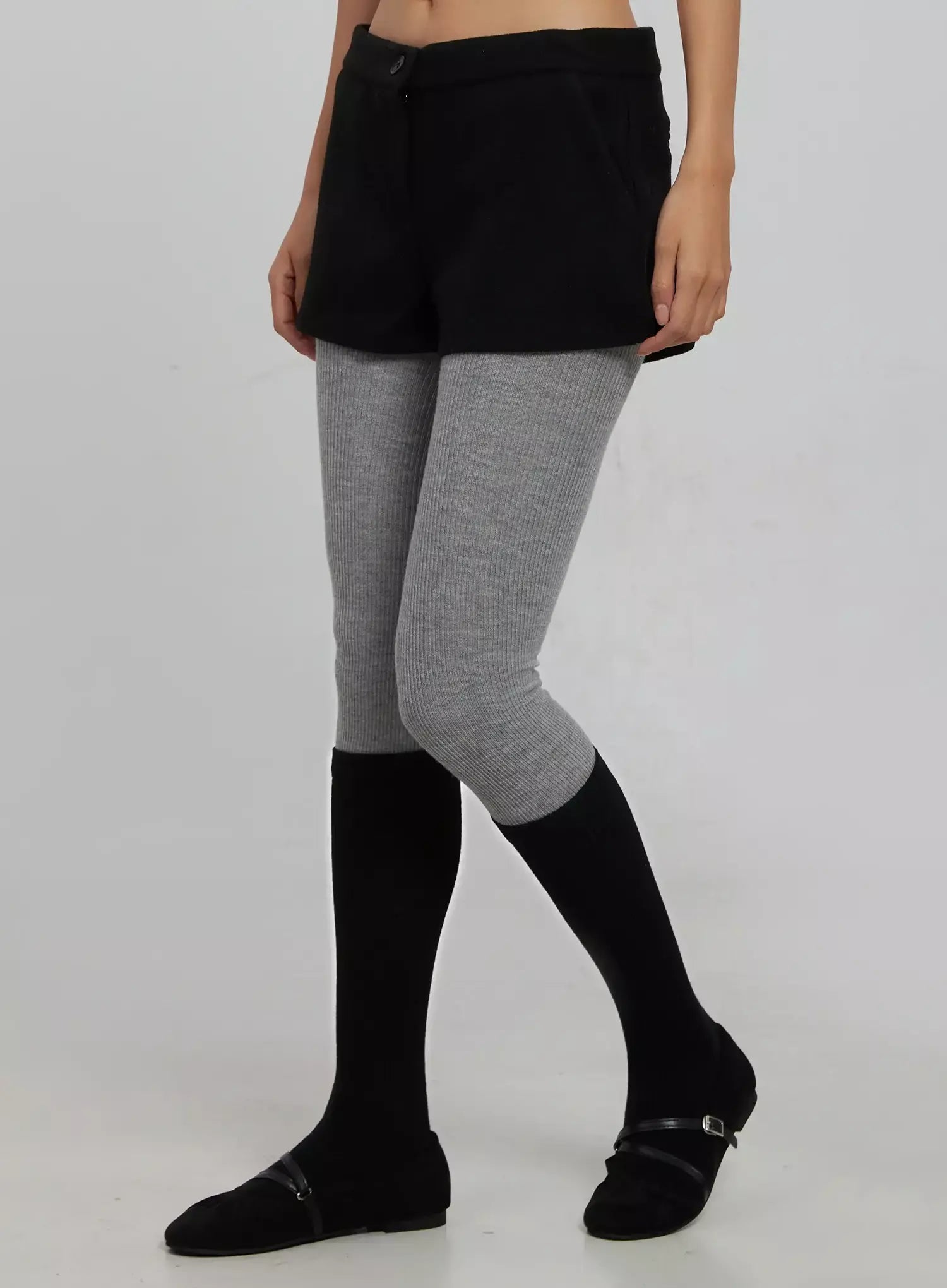 low-rise-shorts-ij509