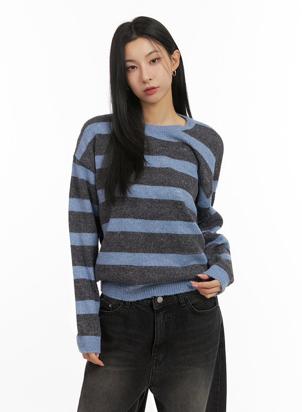 striped-knitted-sweater-ij503