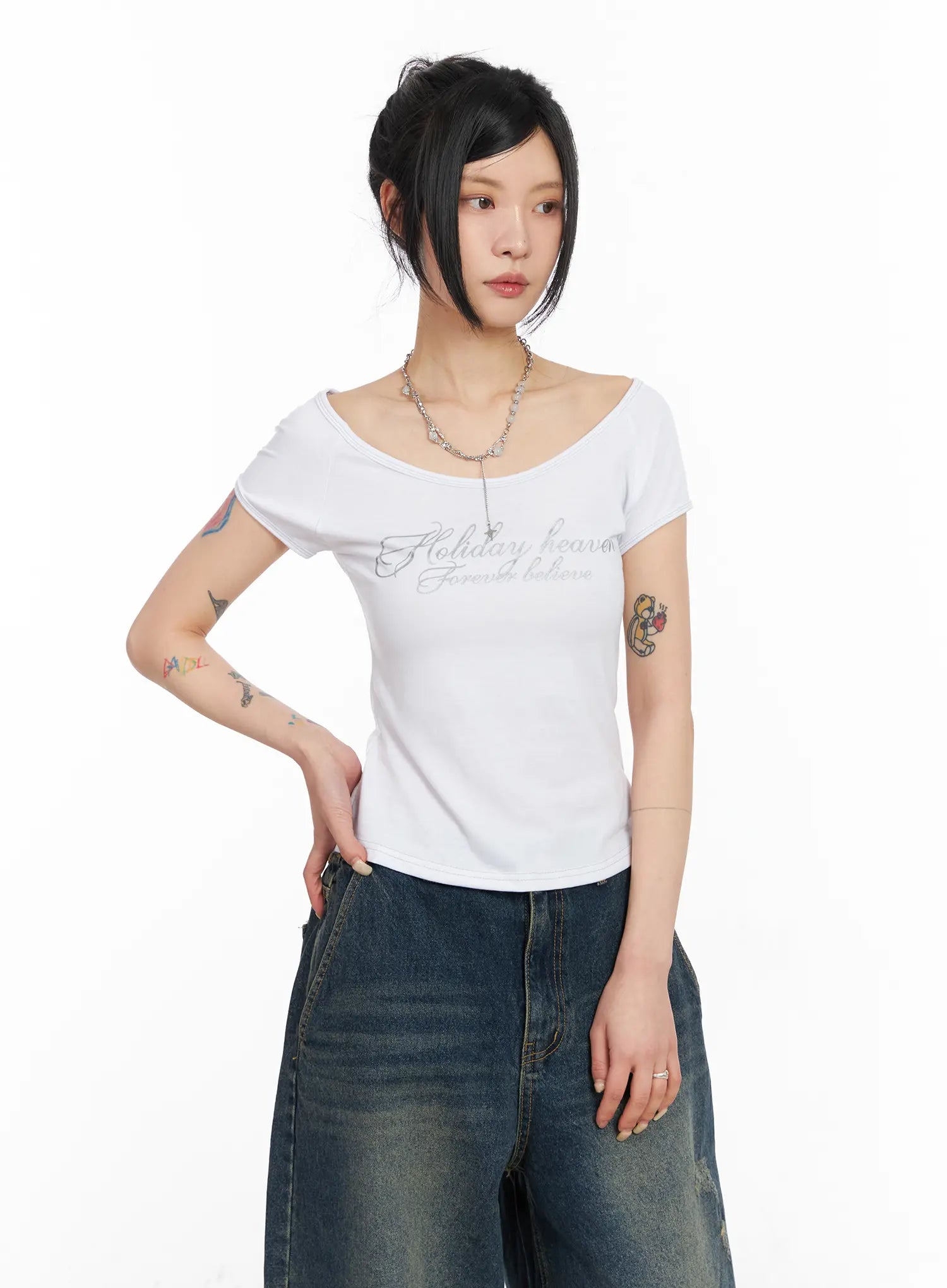 deep-u-neck-graphic-tee-cm516