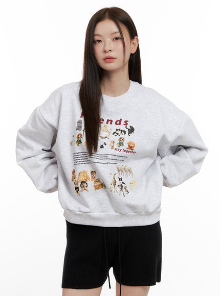 graphic-animal-print-crewneck-on422