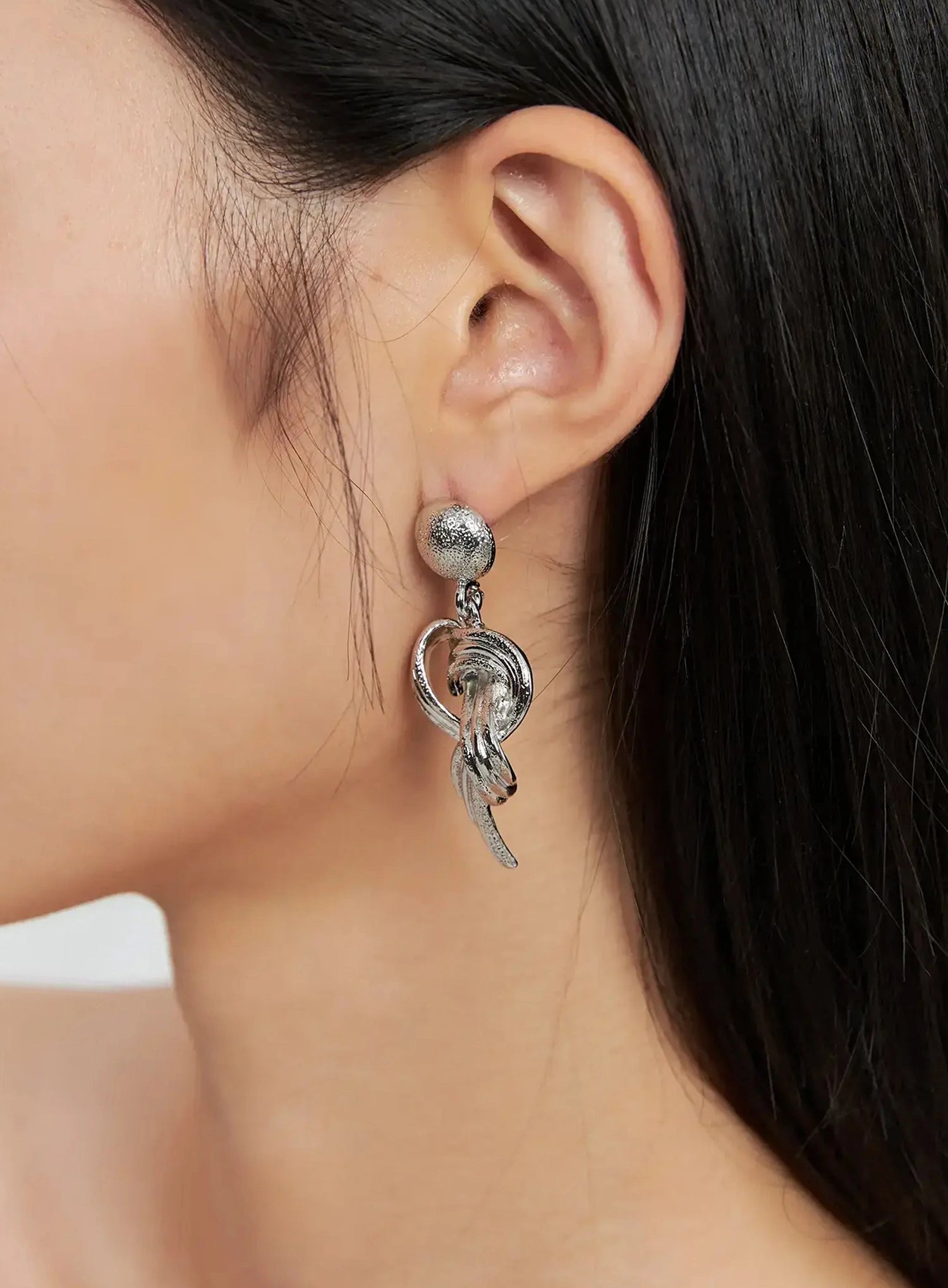 bold-knot-earrings-is515