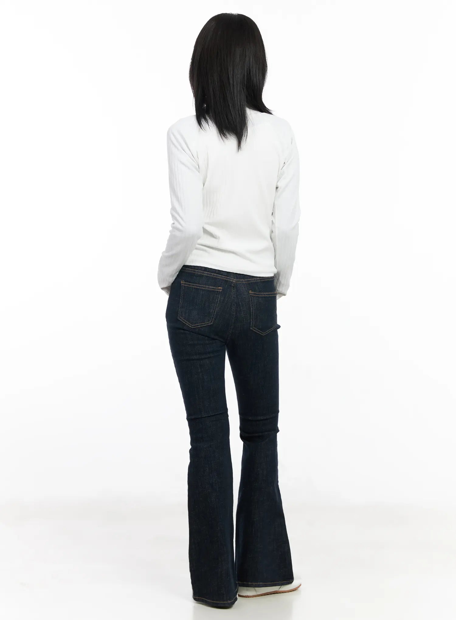 v-dark-wash-bootcut-jeans-cf526