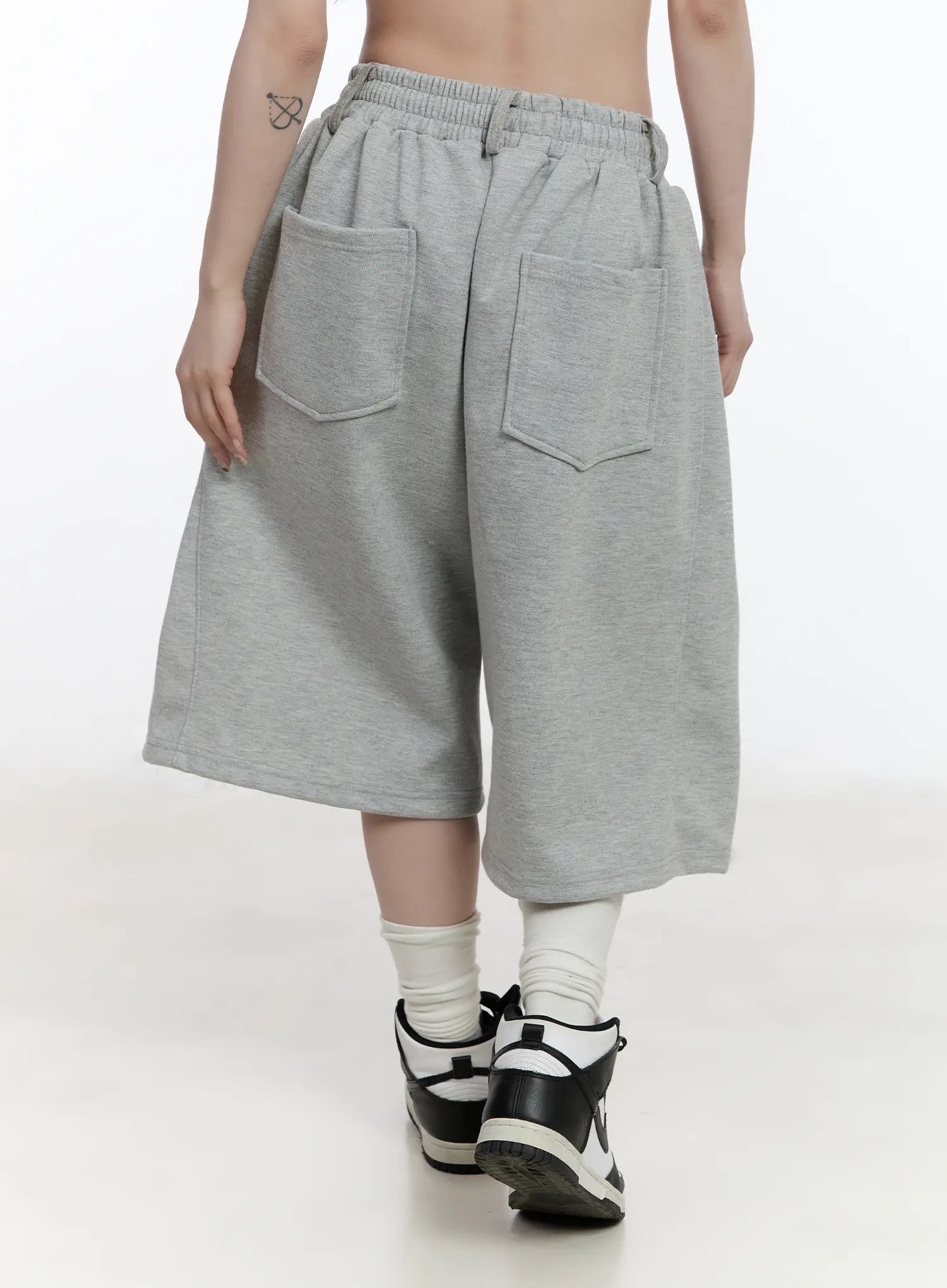 pleated-baggy-sweat-shorts-ca503