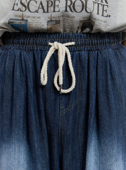 men-s-pintuck-denim-sweatpants-dark-blue-iy529