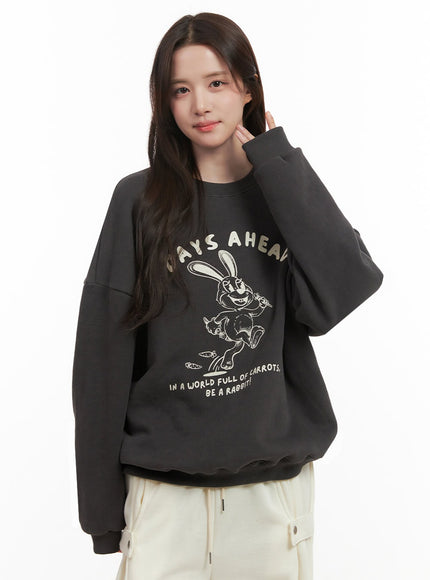 casual-graphic-sweatshirt-ij510