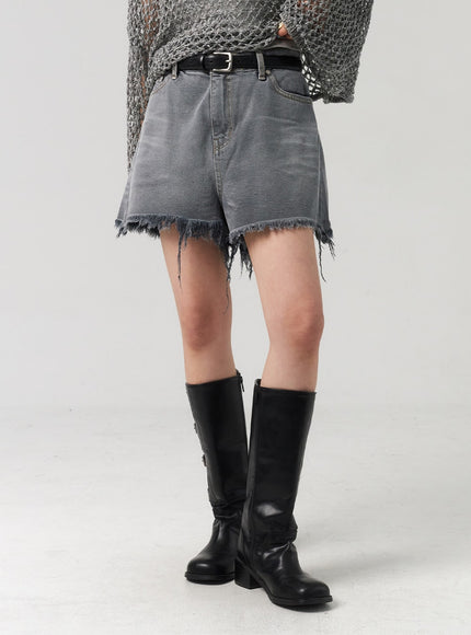 ripped-hem-wide-denim-shorts-cl312