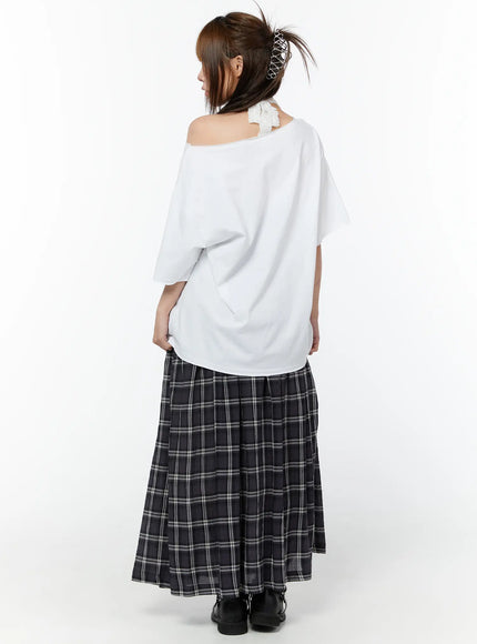 oversized-off-shoulder-graphic-tee-cy519