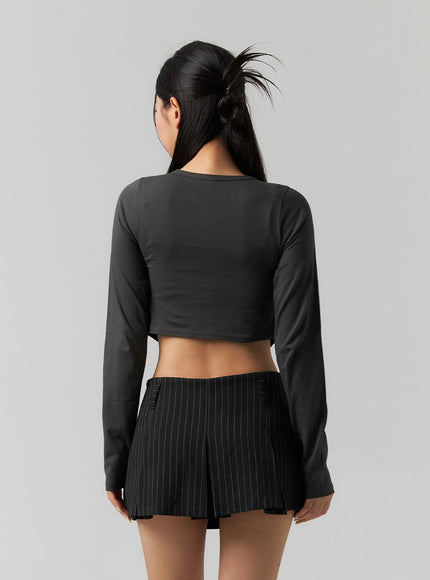 slim-fit-long-sleeve-crop-top-cs320