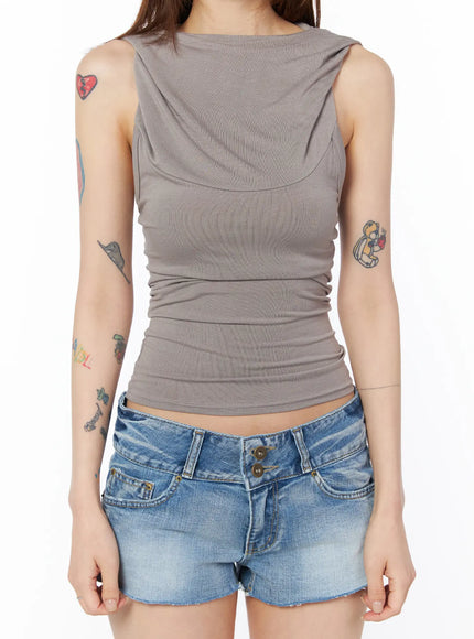hooded-halter-sleeveless-top-cy527