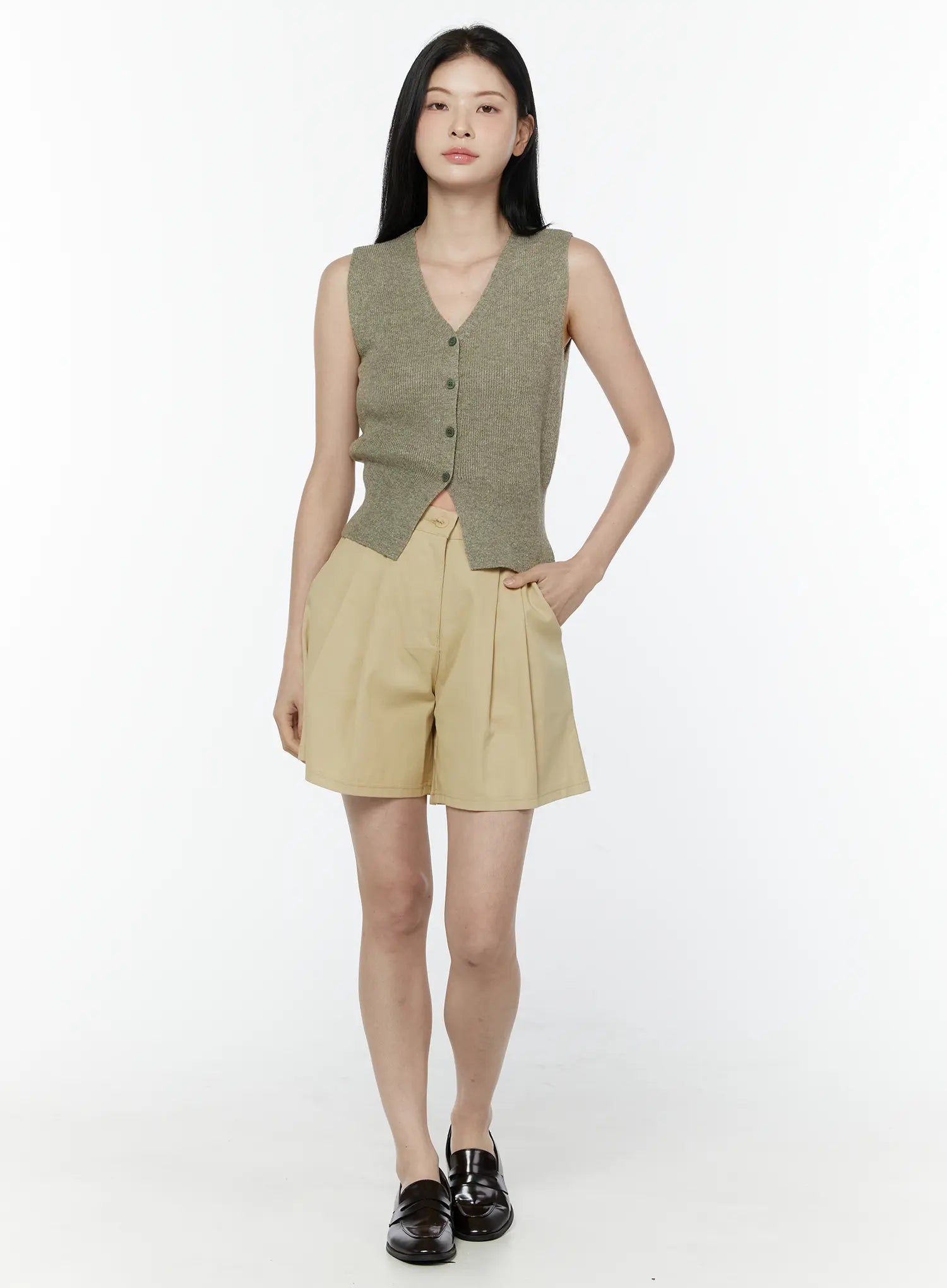 v-neck-ribbed-knit-vest-iu505