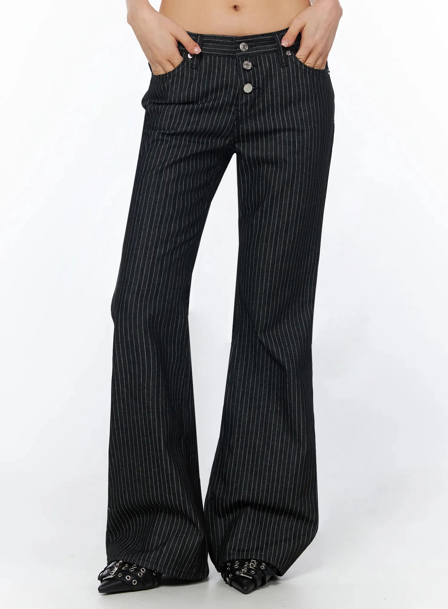 mid-rise-flared-pinstripe-pants-iu508