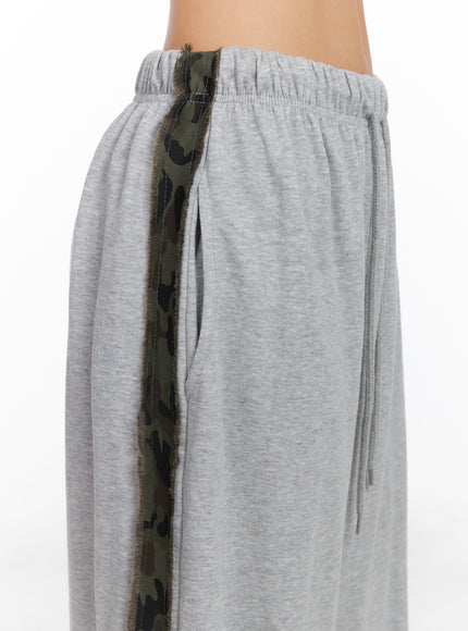 camo-accent-wide-leg-sweatpants-co514