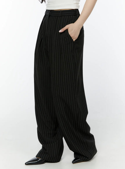 striped-pintuck-wide-slacks-iy511