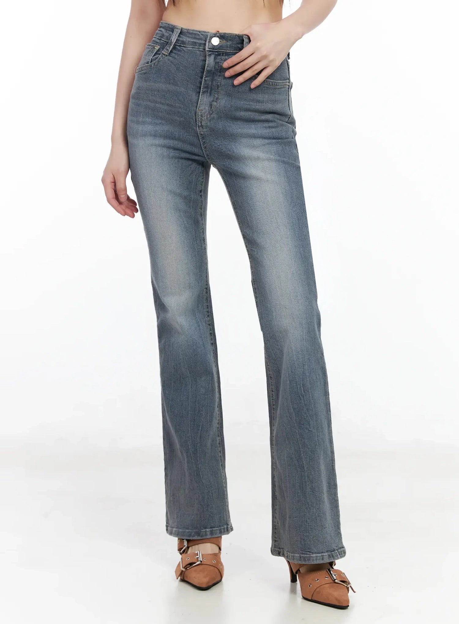 chlo-high-rise-bootcut-jeans-im523