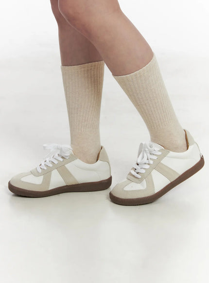 classic-unisex-sneakers-cn527