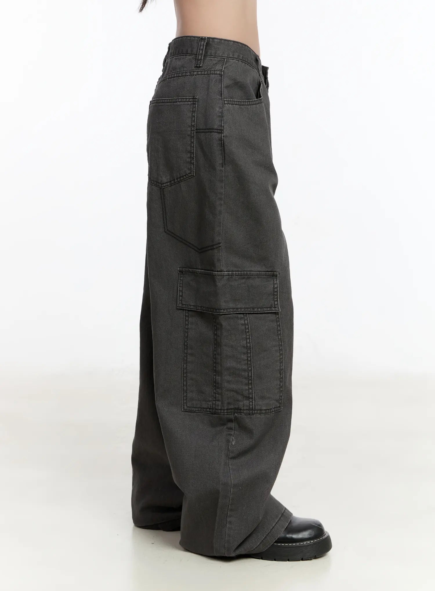 wide-leg-cargo-pants-cm511
