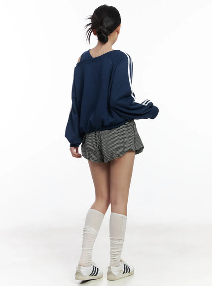 off-shoulder-graphic-sweatshirt-cf503