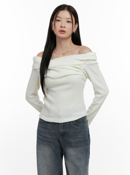 twist-off-shoulder-sweater-on408