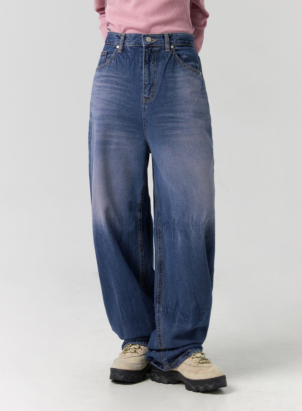 Wide Leg Cotton Jeans CG331 in blue, front mid-section close-up on model, highlighting high-rise waistband, five-pocket construction, and faded washed denim detailing.
