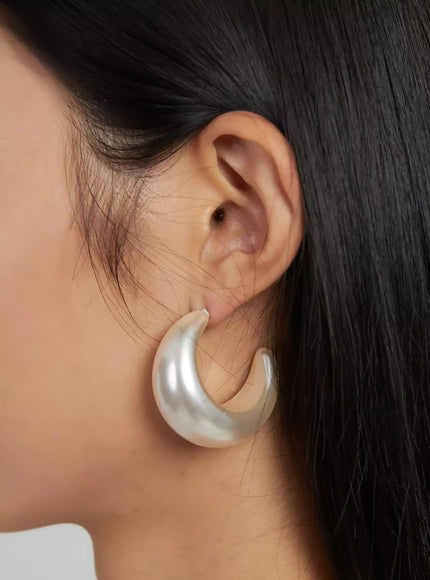 bold-pearl-earrings-ij508