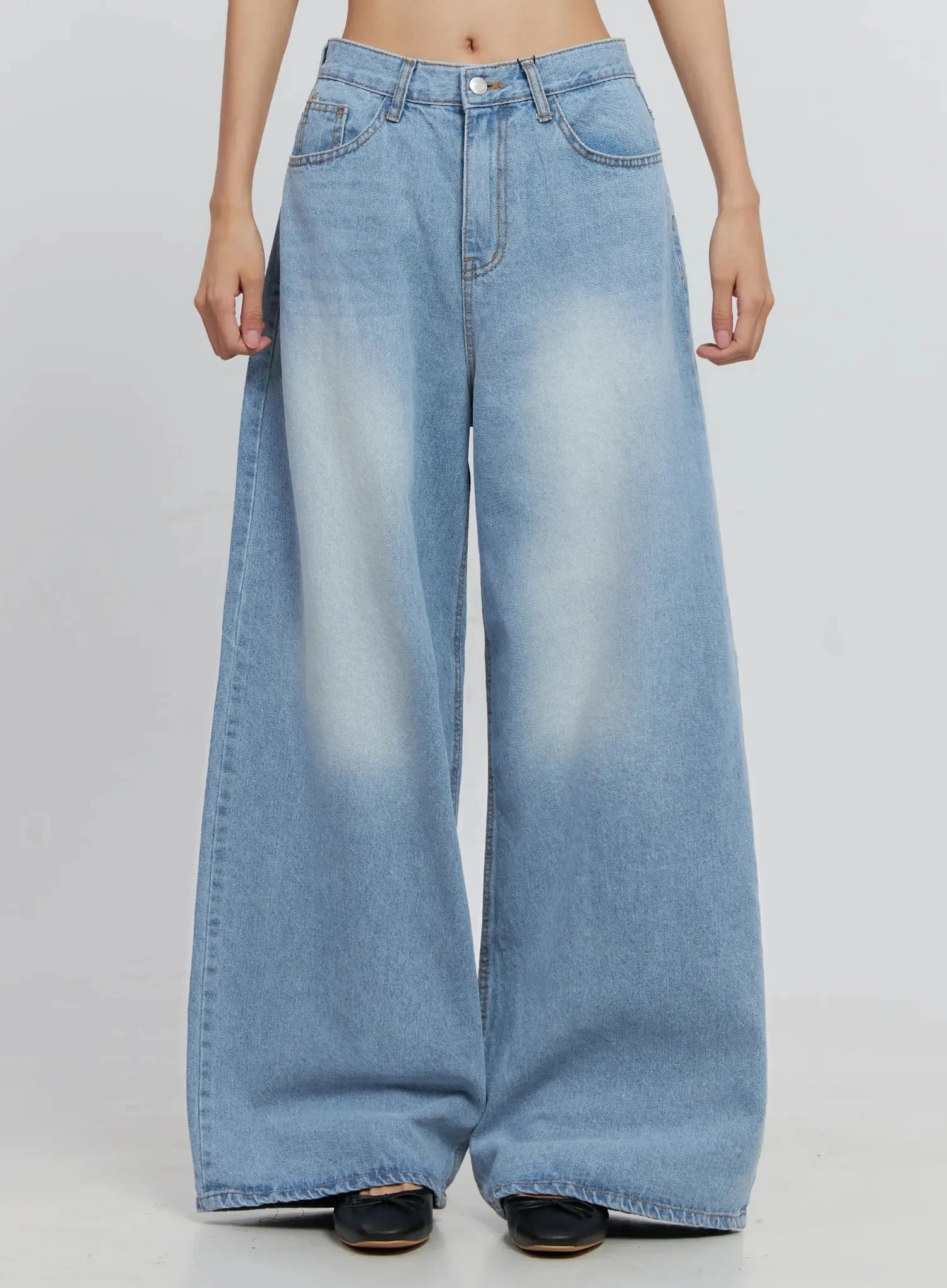 ramos-washed-wide-leg-jeans-is516