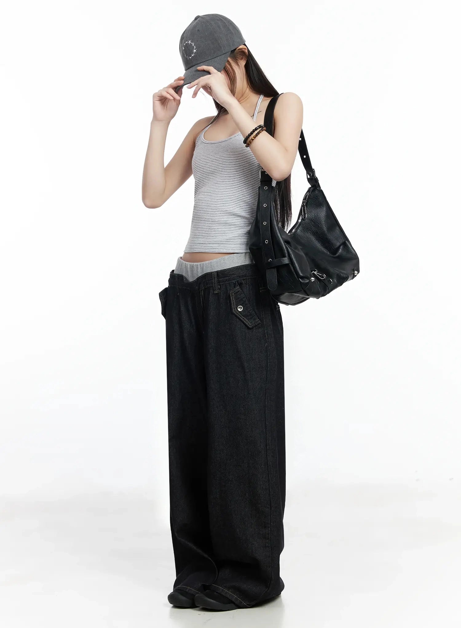 star-detail-strap-shoulder-bag-im506