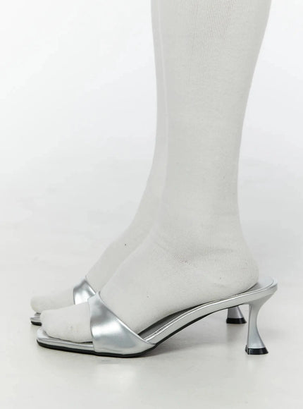 chic-metallic-mule-sandals-iu518