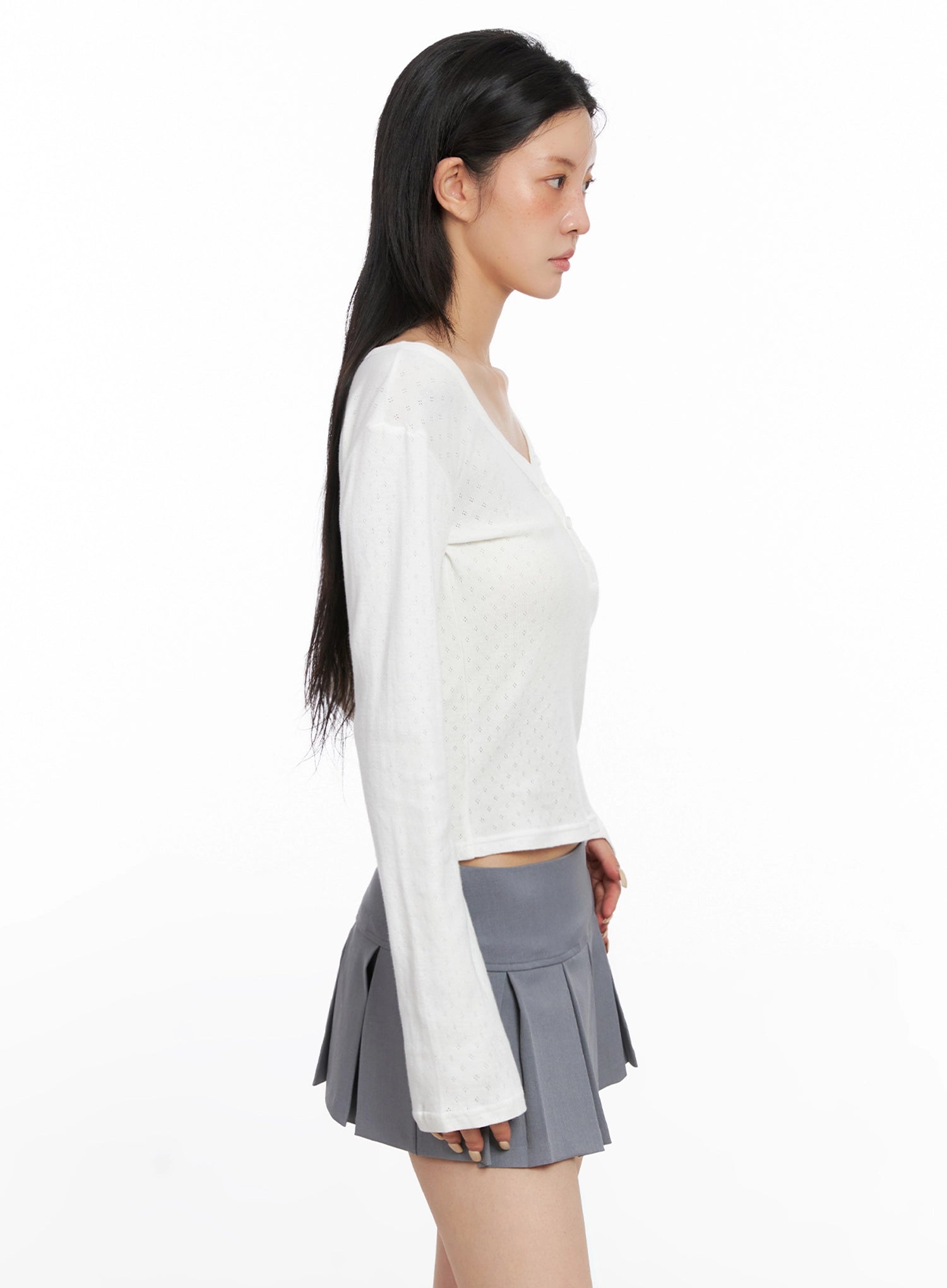 v-neck-eyelet-long-sleeve-top-is515