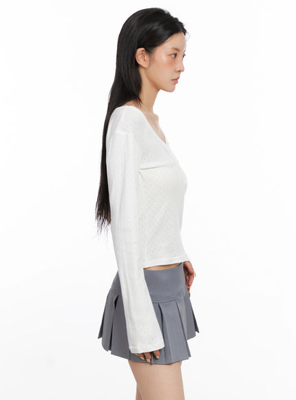 v-neck-eyelet-long-sleeve-top-is515