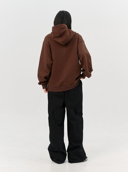 straight-fit-cargo-pants-in302