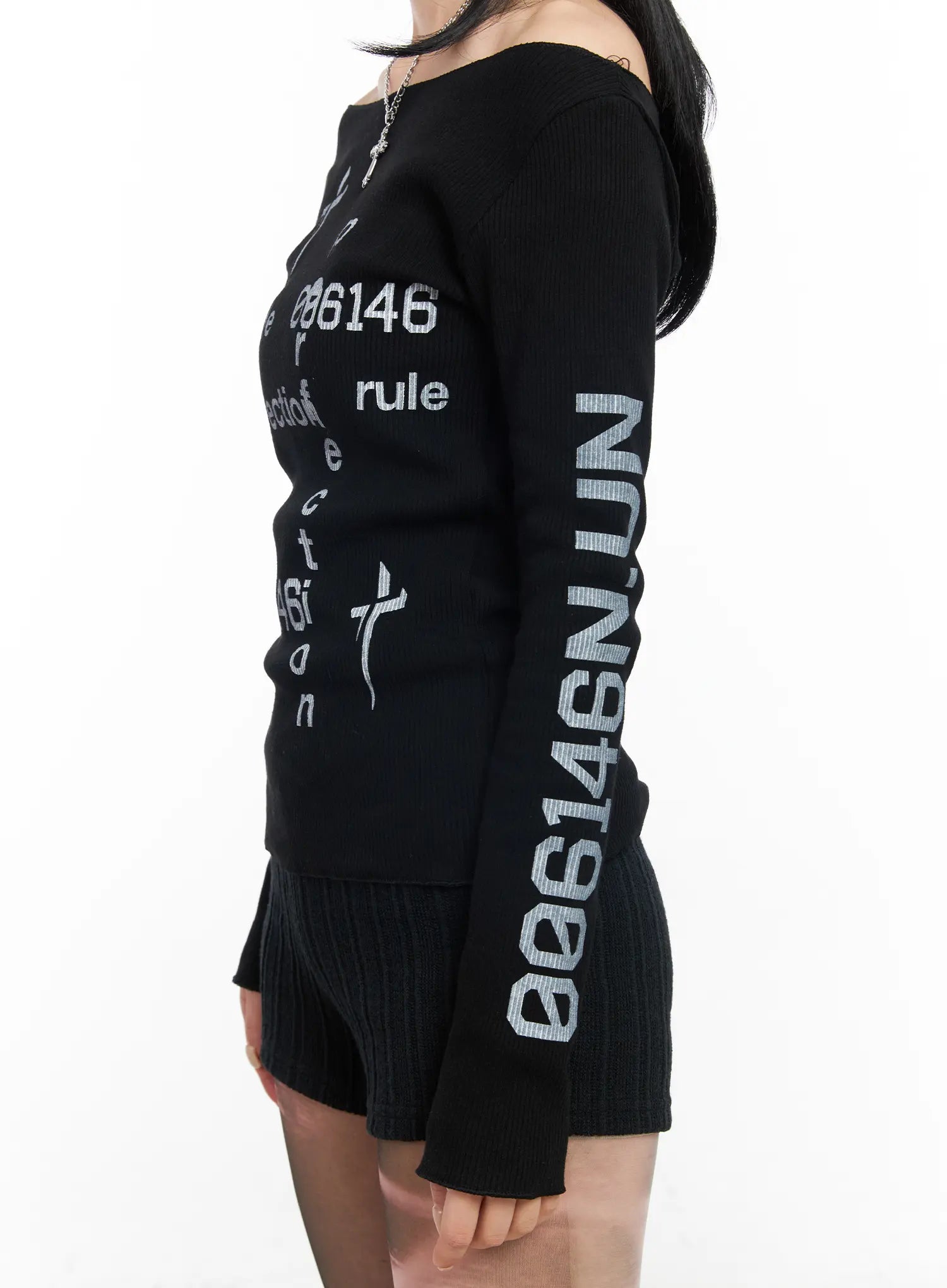 graphic-off-shoulder-top-cd1202