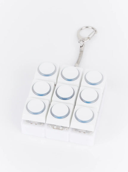 embossed-circle-9-keycap-keychain-ia524