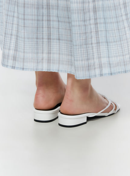 twist-strap-sandals-iu519