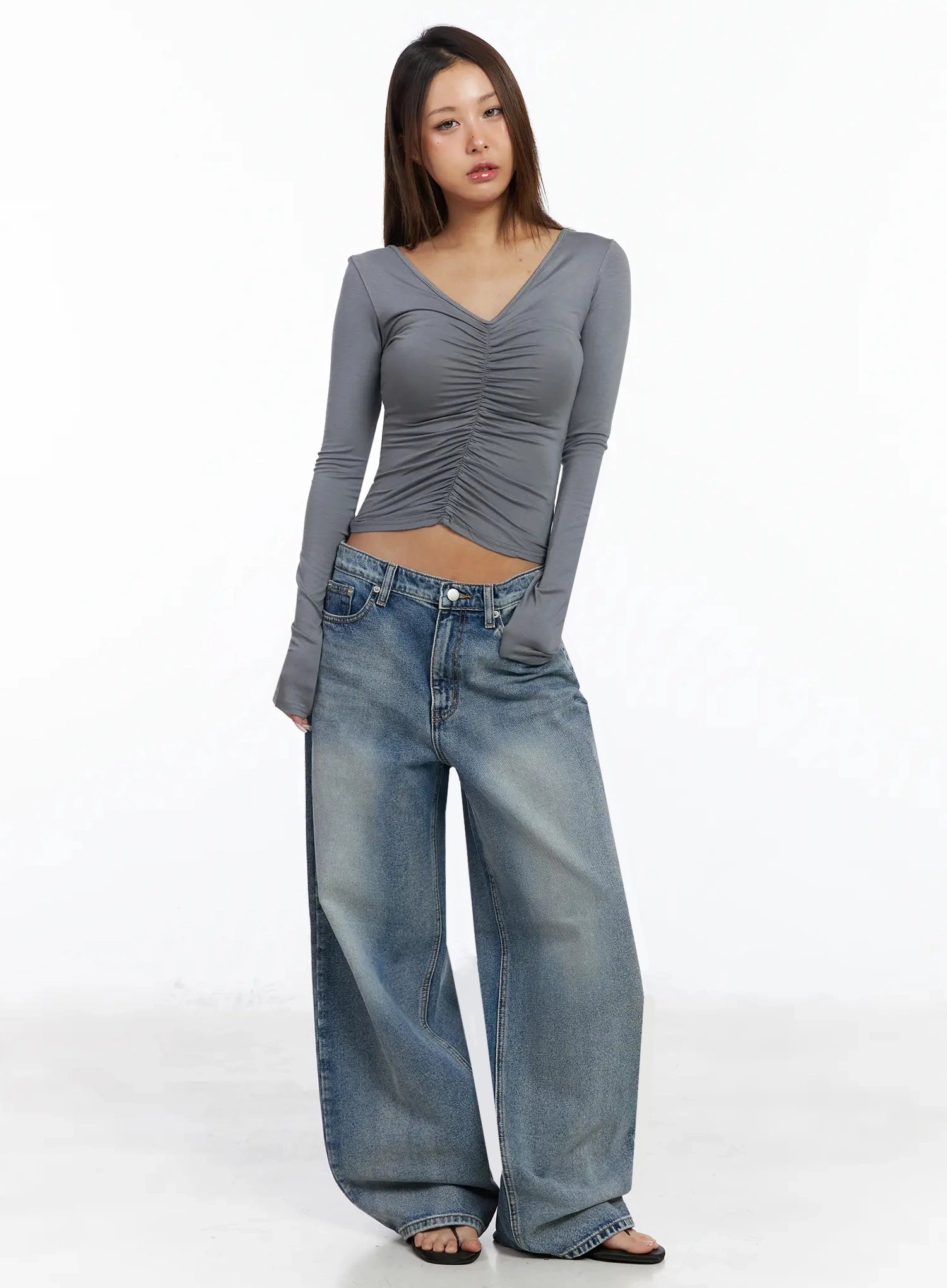 v-neck-shirred-long-sleeve-top-ia527