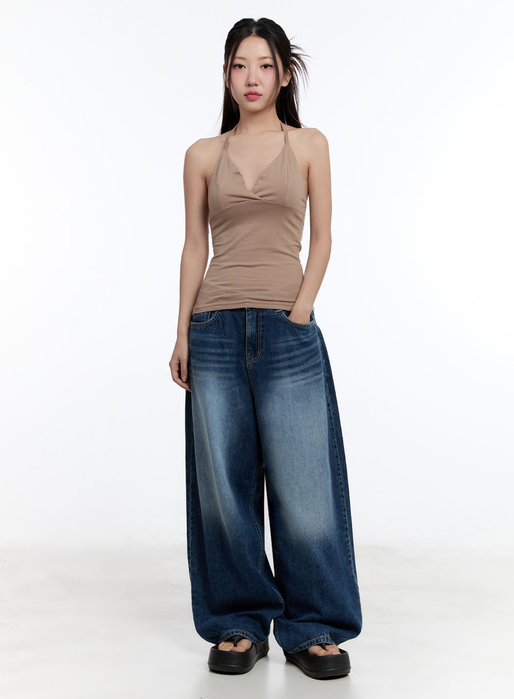 slim-fit-halter-cami-iu504