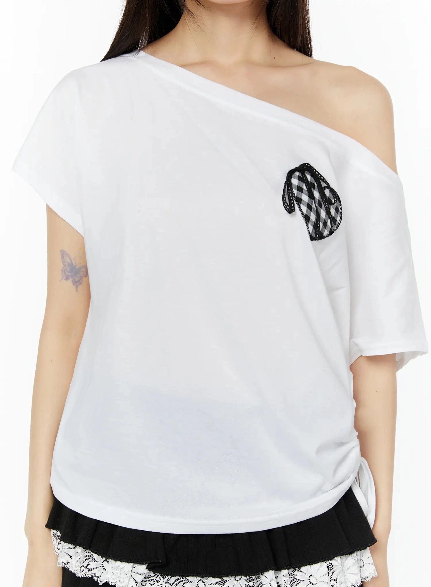 heart-patch-one-shoulder-oversized-t-shirt-iu518