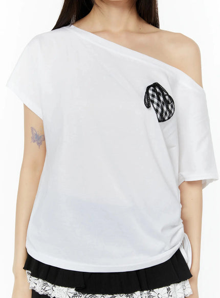 heart-patch-one-shoulder-oversized-t-shirt-iu518