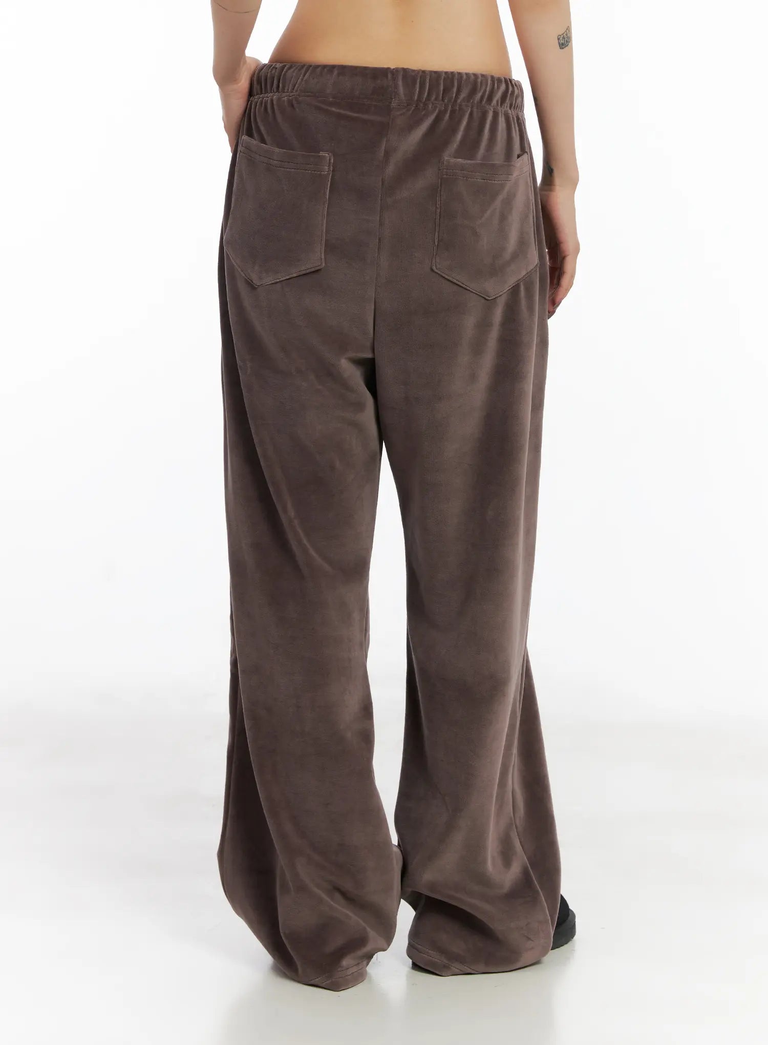 wide-leg-velvet-track-pants-cd508