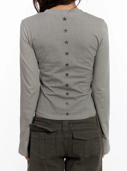 graphic-slim-fit-long-sleeve-top-cn527