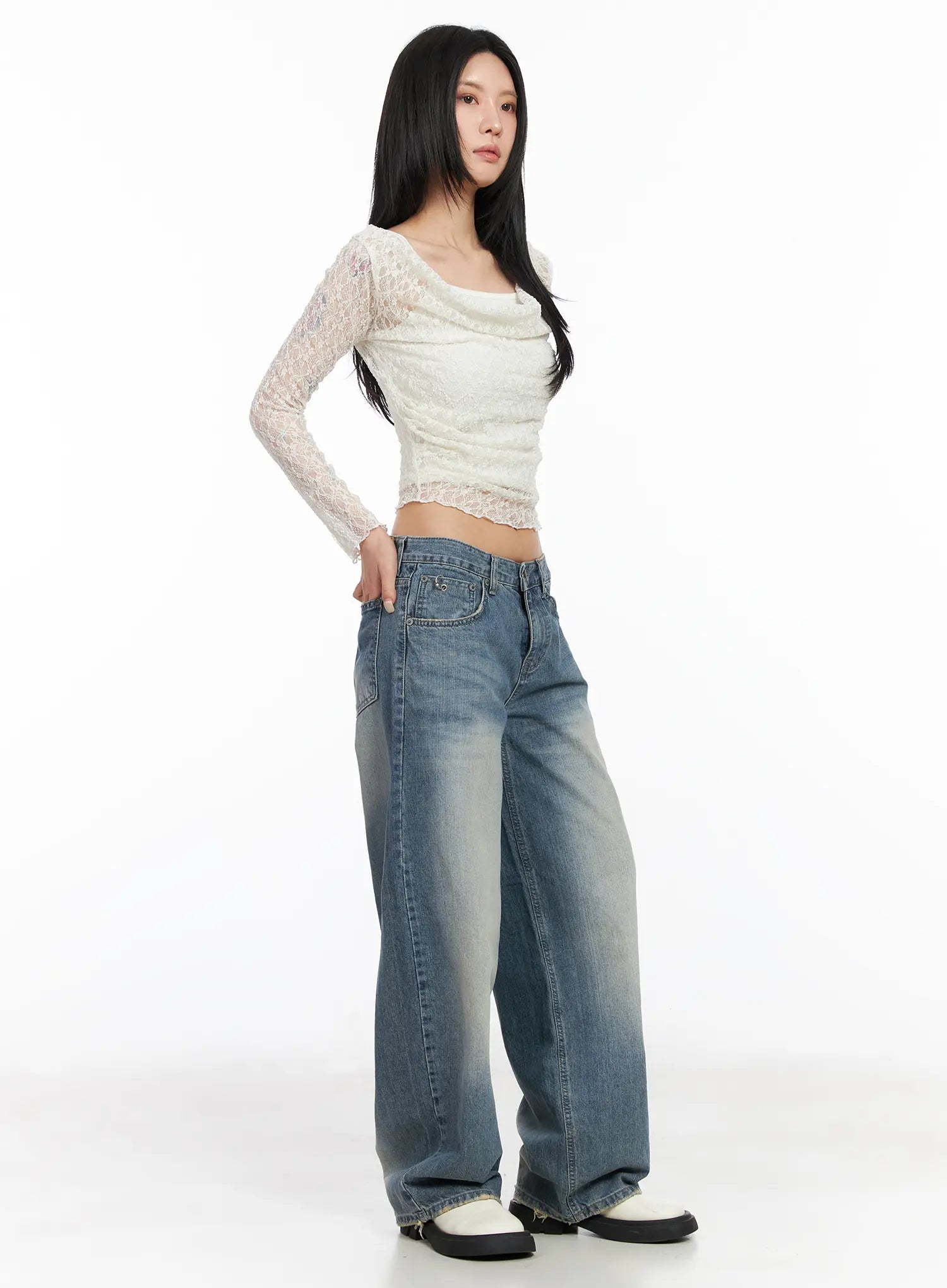 itzel-low-rise-wide-leg-jeans-cm516