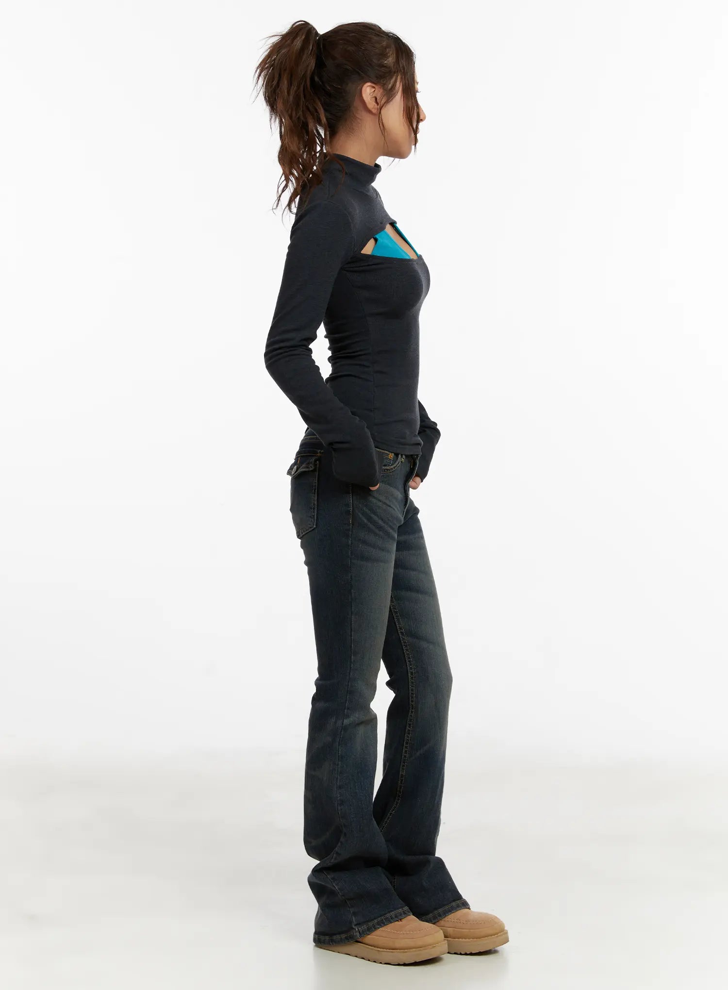 slit-detail-contrast-turtleneck-top-cd515