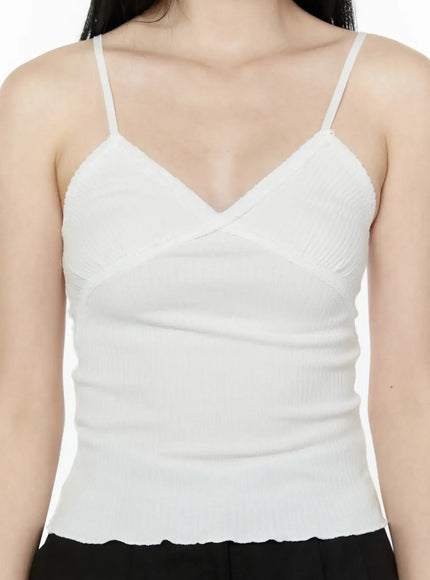 ruffled-lace-trim-cami-top-iu505