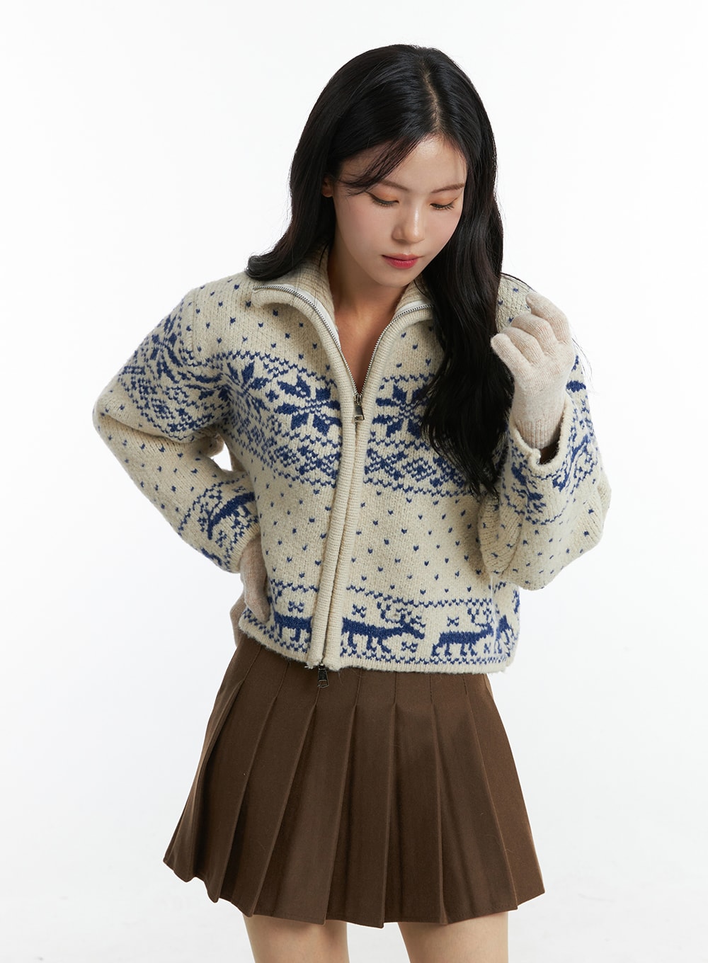 jacquard-zip-up-sweater-on327