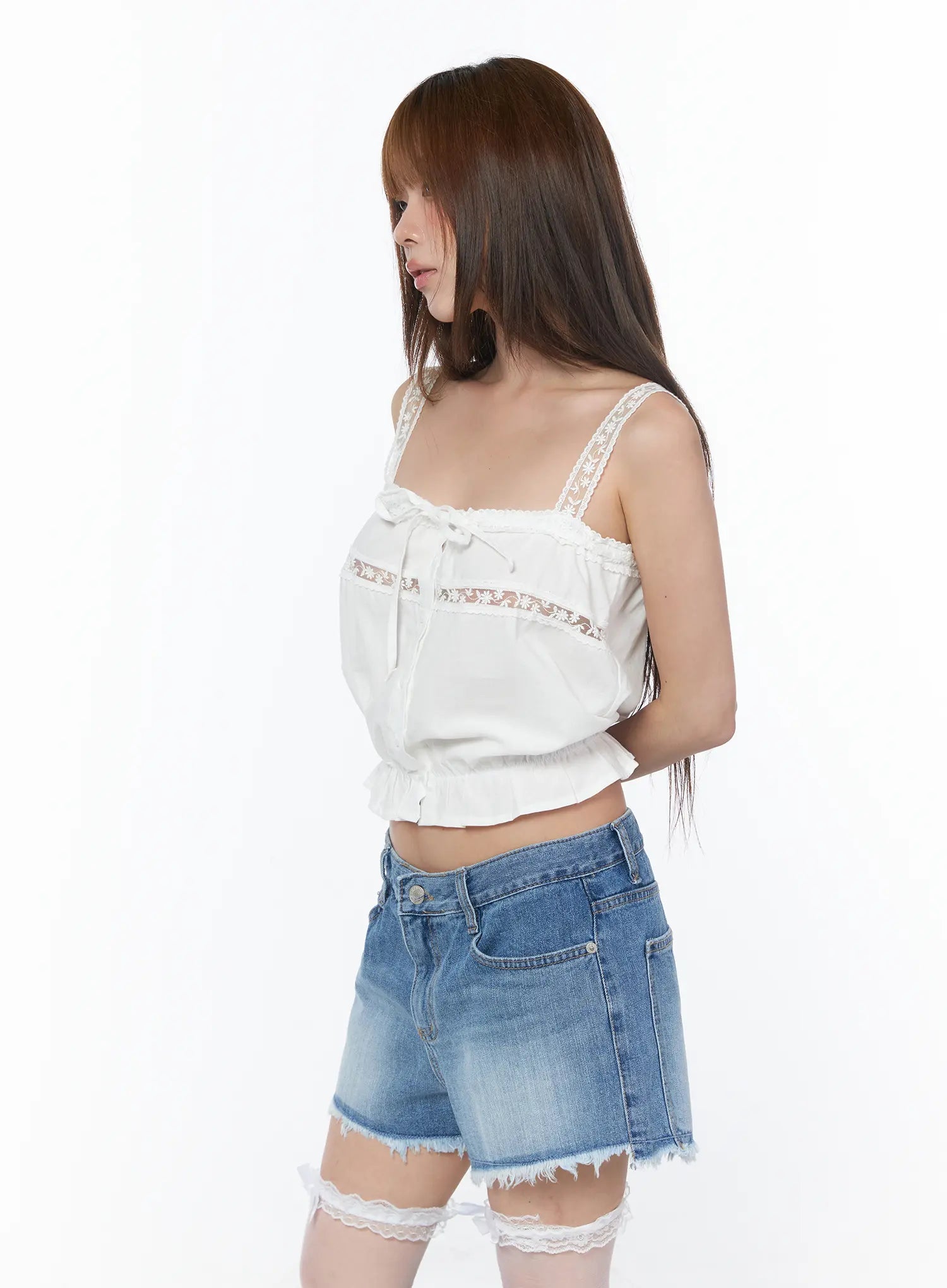lace-trim-sleeveless-top-cy529