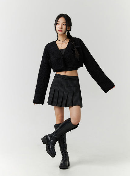 v-neck-faux-fur-crop-jacket-cd301