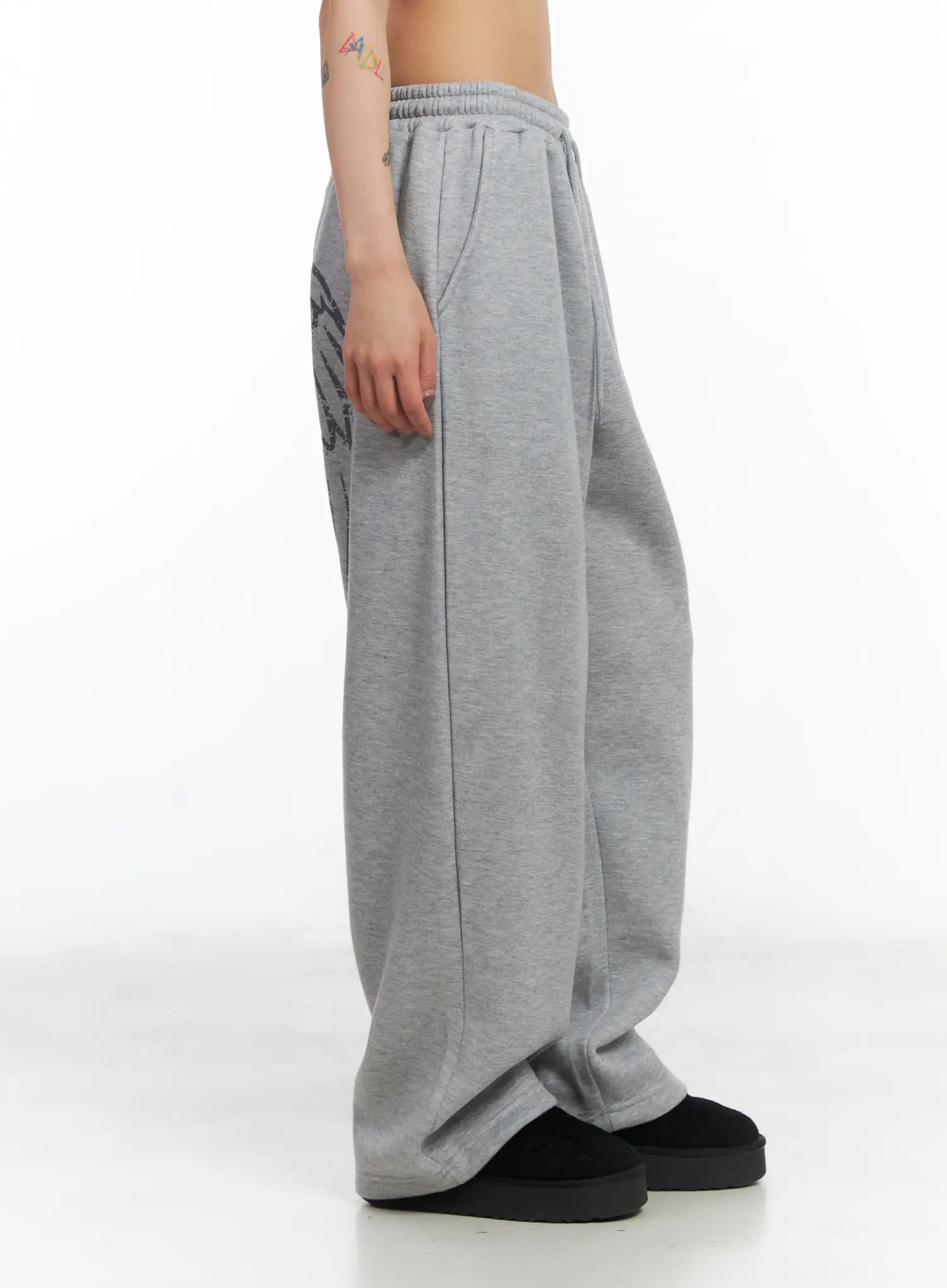 graphic-print-fleece-sweatpants-cd505