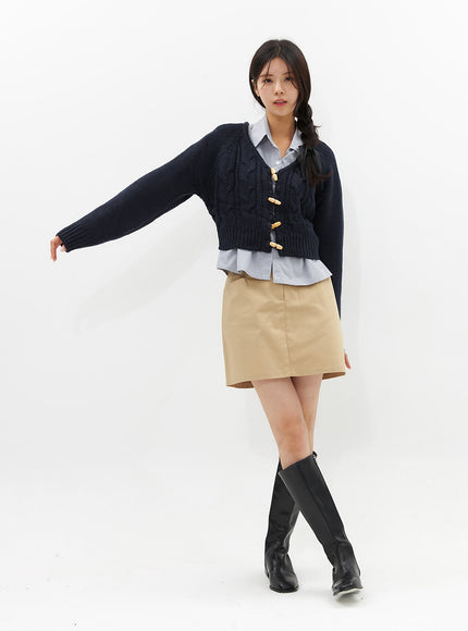 cable-knit-v-neck-sweater-os313