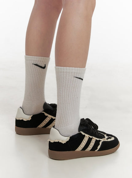 lace-trim-striped-sneakers-ij503